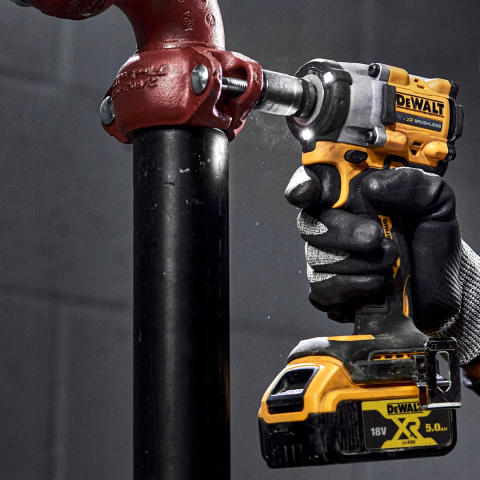 DeWalt 18V XR KOMPAKTOWY KLUCZ UDAROWY 1/2 406nm