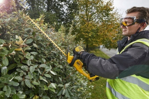 Nożyce do żywopłotu akumulatorowe DeWalt 18V DCM563PB-XJ