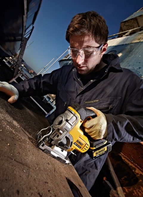 Wyrzynarka 18V 135mm 400W DeWALT DCS331N BODY