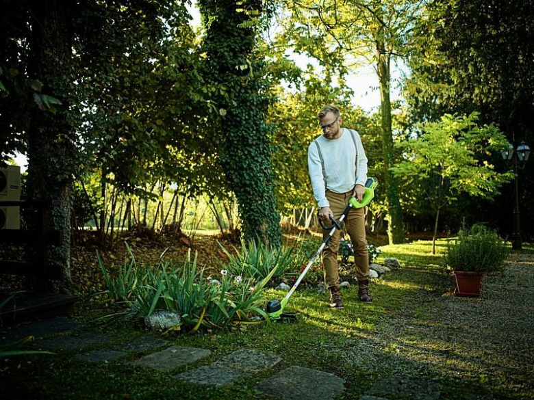 Jak wybrać idealne narzędzia ogrodowe na sezon wiosenno-letni? Sprzęt ogrodniczy dla każdego.